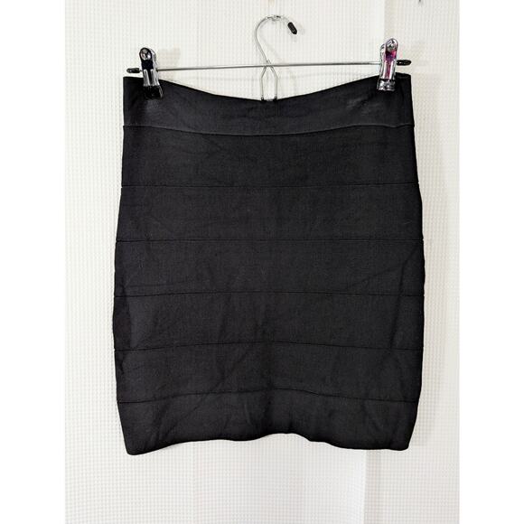 BEBE! SEXY ULTRA STRETCH & COMPRESS BODYCON BANDED SKIRT, BLACK! SZ L - Picture 3 of 8